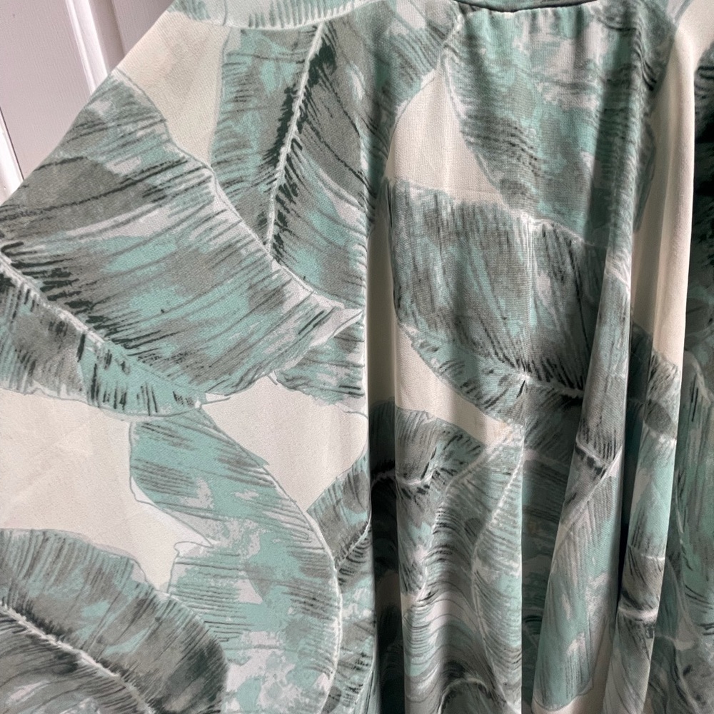 Only Worn Once. In Great Condition. - image 7